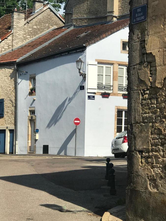 Le Gite Des Lumieres Langres Exterior foto